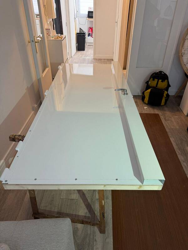 Blindage plaque métal de porte de bois