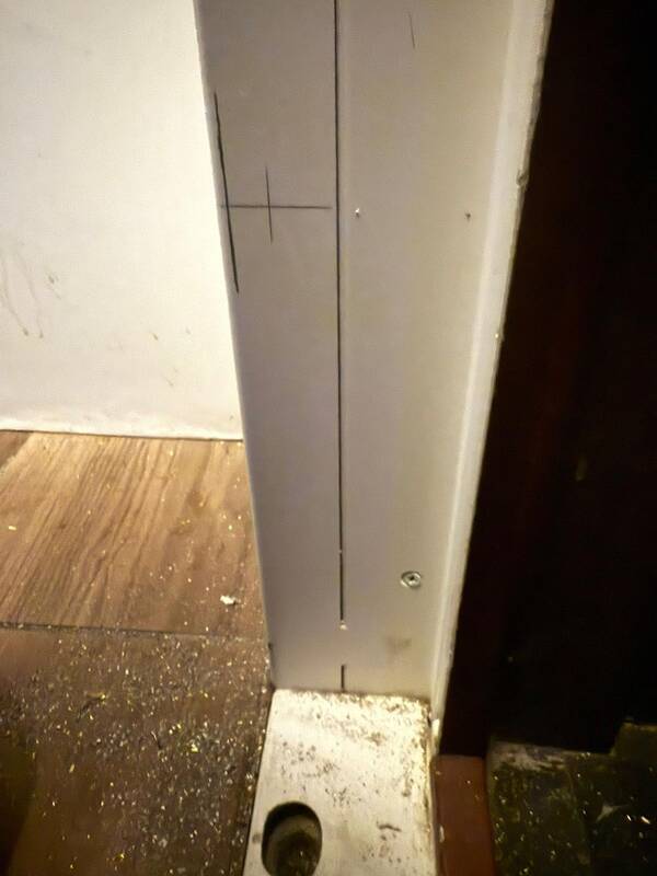 Serrure multipoints - point de verrouillage bas de porte Serrure multipoints point bas de porte